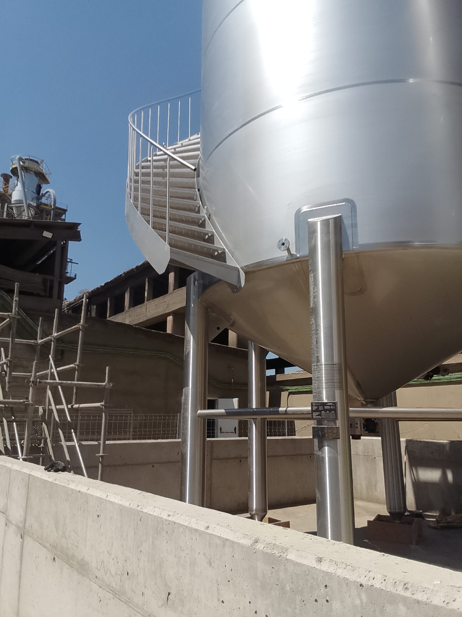 CEMEX CASTILLEJO, 1